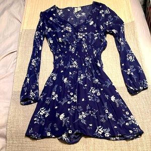 Flowy long sleeved blue floral print dress by Sky & Sparrow. Size S. NWOT